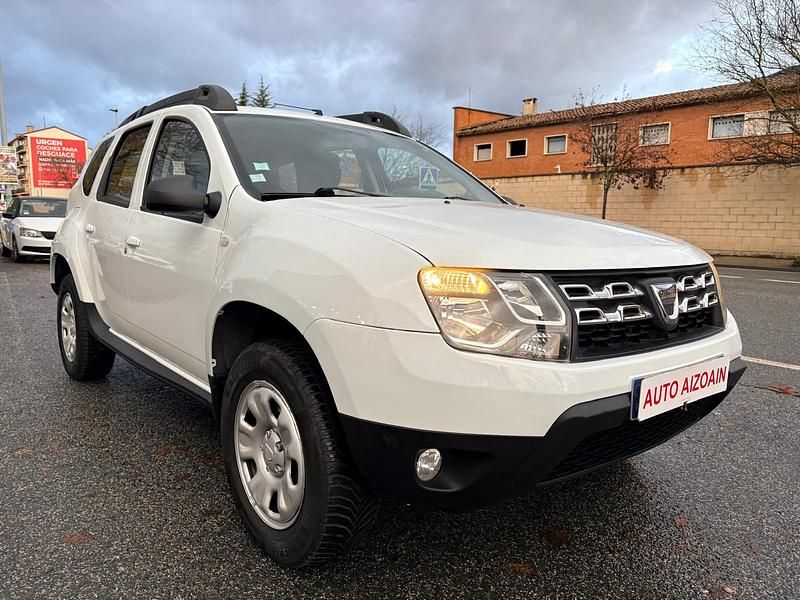 Usado Dacia Duster Lauréate 110 CV (80 kW) 2016 Blanco SUV