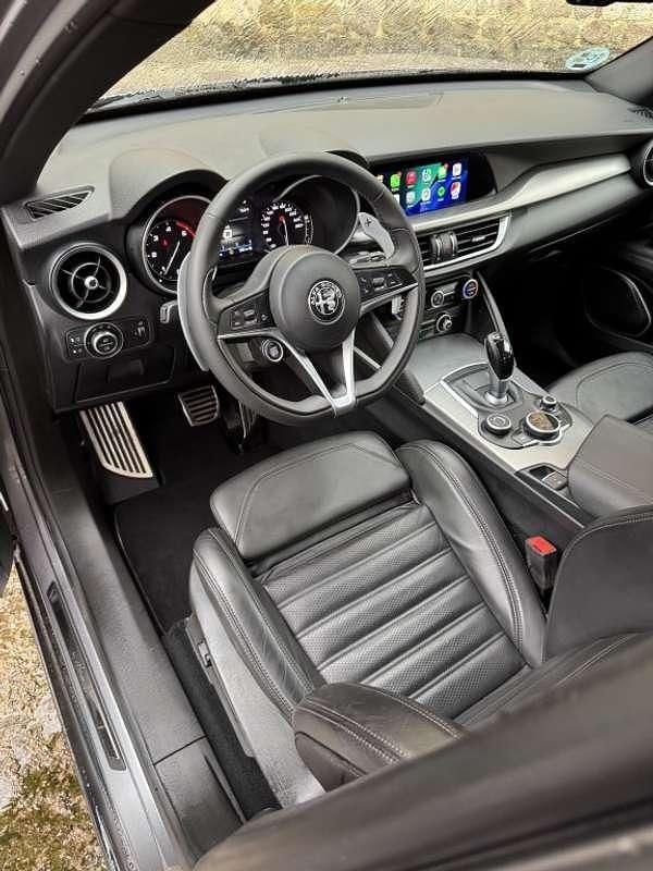 Usado Alfa Romeo Stelvio Executive 209 CV (153 kW) 2019 Gris SUV