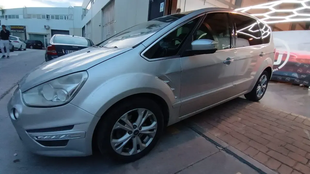 Używany Ford S-MAX Titanium 140 KM (102 kW) 2010 Szary Minivan