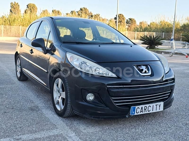 Usado Peugeot 207 90 CV (66 kW) 2010 Negro Berlina