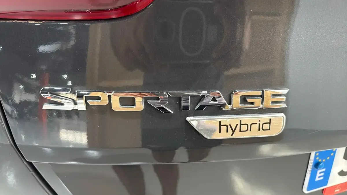 Usado Kia Sportage 136 CV (100 kW) 2020 Negro SUV
