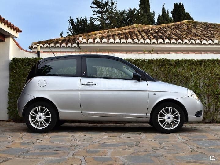 Usado Lancia Ypsilon 75 CV (55 kW) 2011 Gris / plata Utilitario