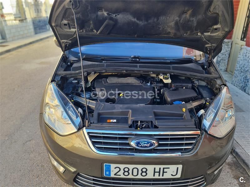 Usado Ford Galaxy Titanium 140 CV (102 kW) 2011 Marrón Monovolumen