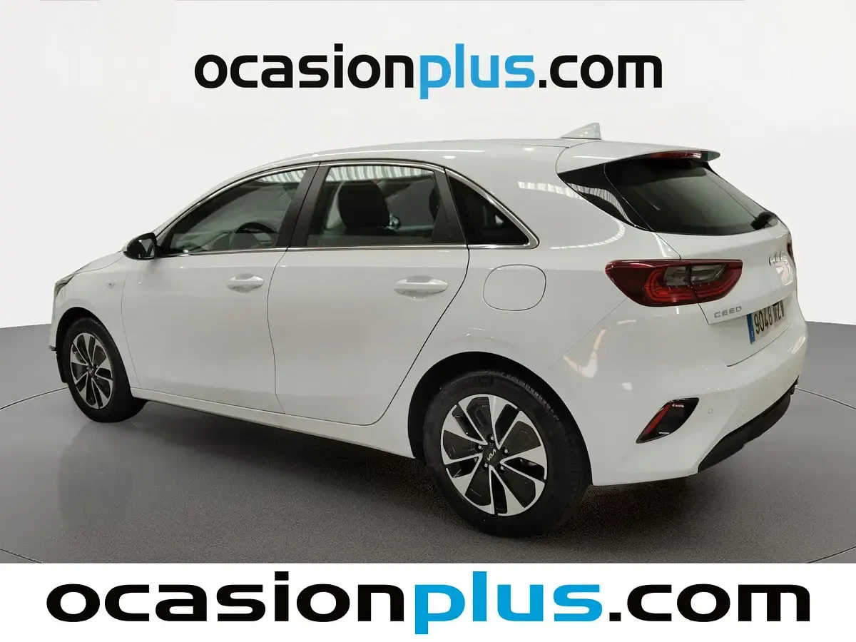 Usado Kia Ceed 101 CV (74 kW) 2025 Blanco Utilitario
