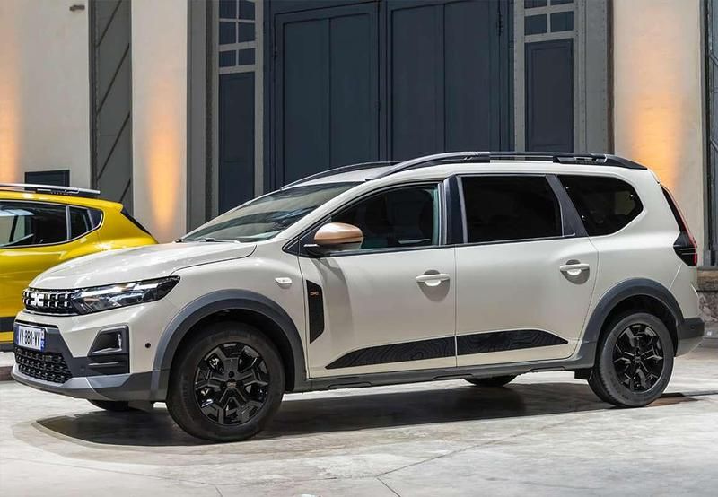 Usado Dacia Jogger Extreme 101 CV (74 kW) 2024 Gris Monovolumen