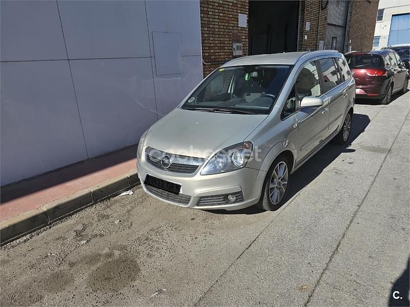 Usado Opel Zafira Cosmo 150 CV (110 kW) 2008 Beige Monovolumen