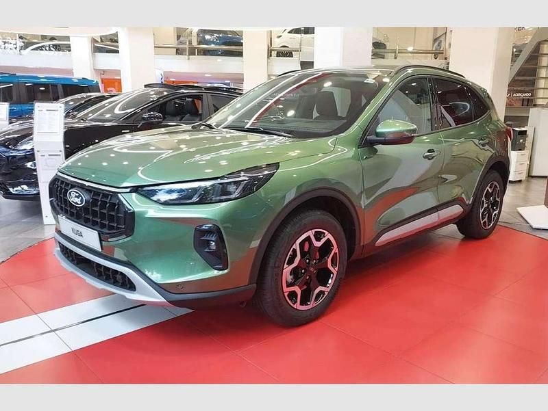 Usado Ford Kuga Active 179 CV (131 kW) 2024 Verde SUV