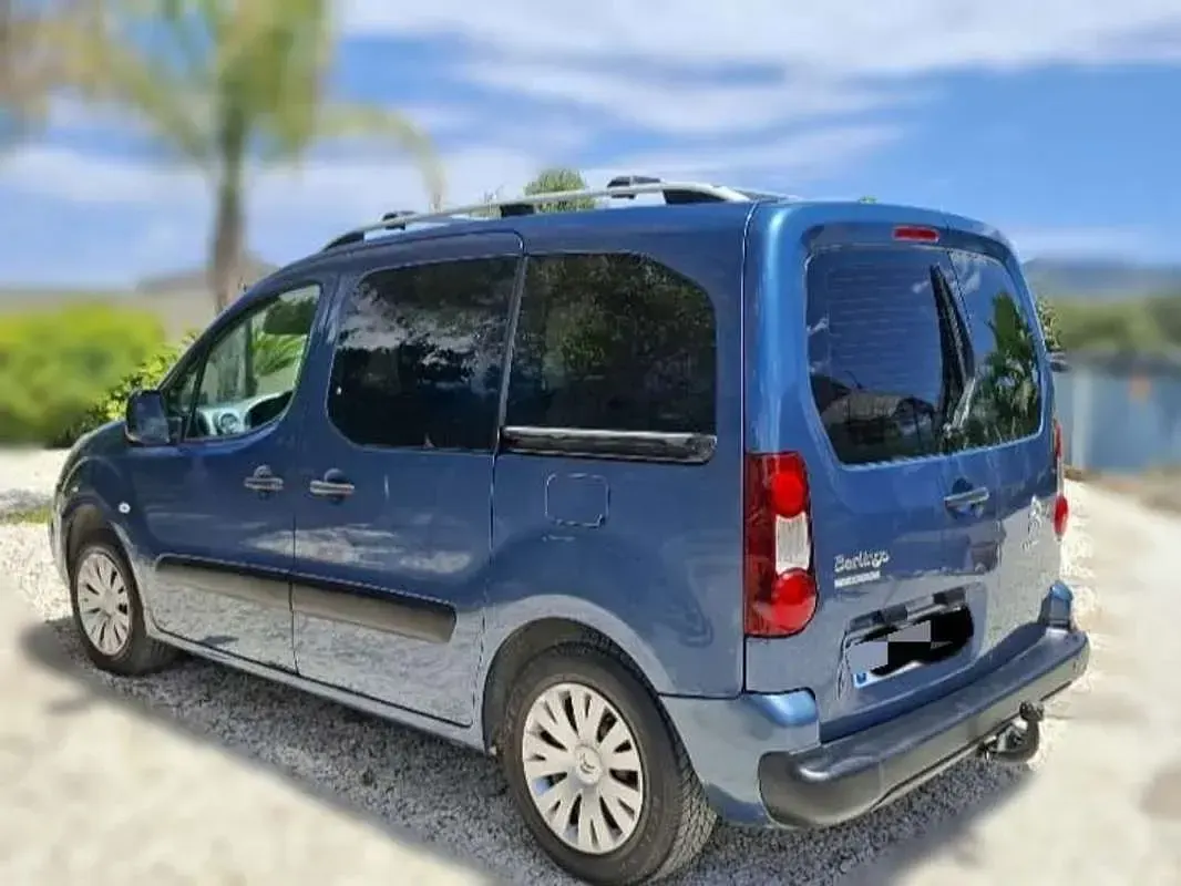 Usado Citroën Berlingo Live 99 CV (72 kW) 2015 Azul Monovolumen