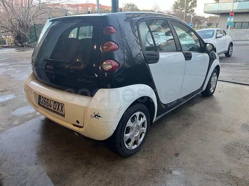 Usado Smart ForFour Pulse 75 CV (55 kW) 2006 Blanco Utilitario