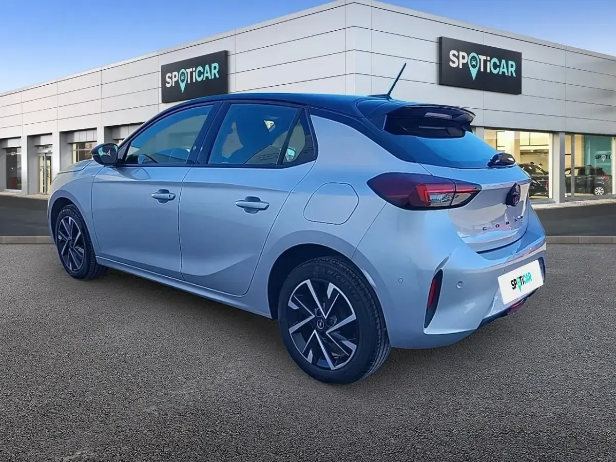 Usado Opel Corsa 101 CV (74 kW) 2025 Gris Utilitario