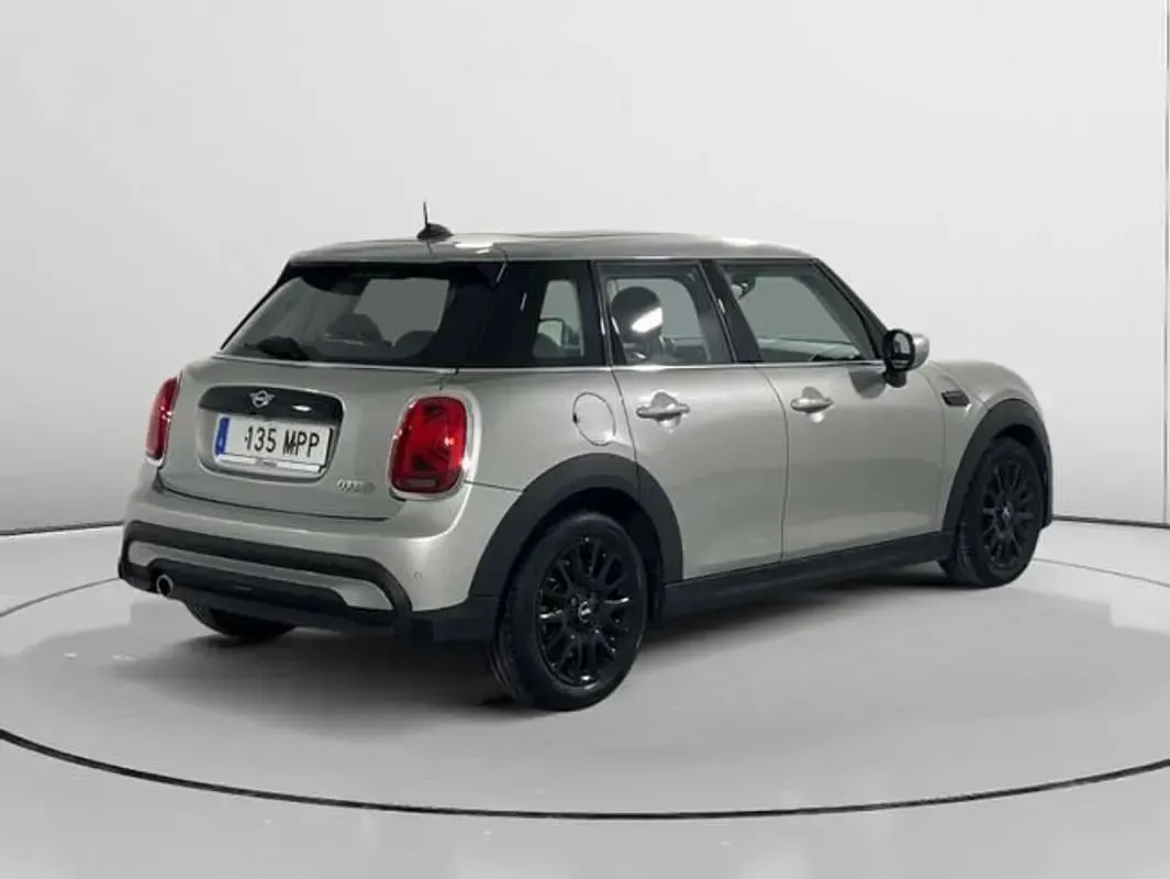 Usado Mini Cooper 136 CV (100 kW) 2024 Gris Utilitario
