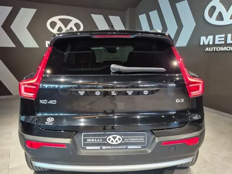 Usado Volvo XC40 Plus 163 CV (119 kW) 2023 Negro SUV