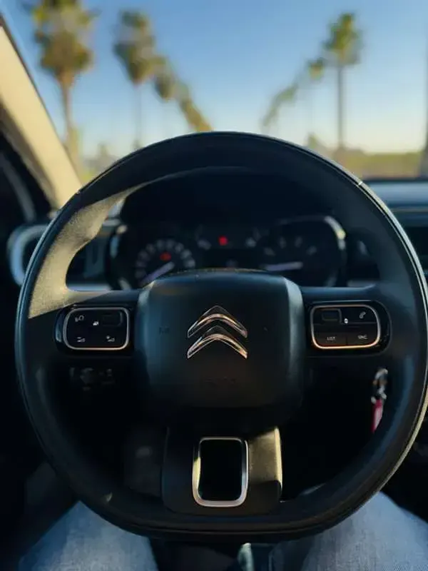 Usado Citroën C3 Feel 99 CV (72 kW) 2019 Blanco Utilitario
