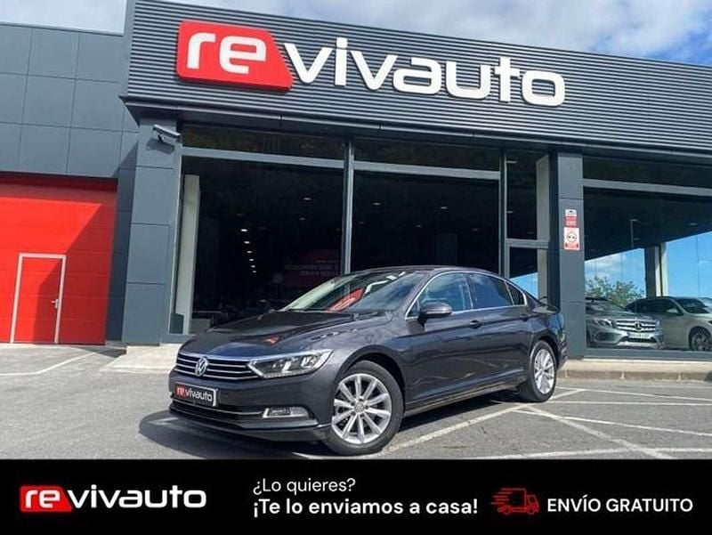Usado VW Passat Advance 151 CV (111 kW) 2019 Negro Berlina
