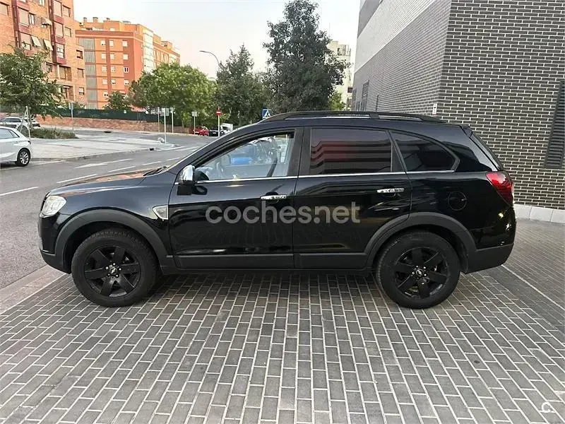 Usado Chevrolet Captiva LS 127 CV (93 kW) 2009 Negro SUV