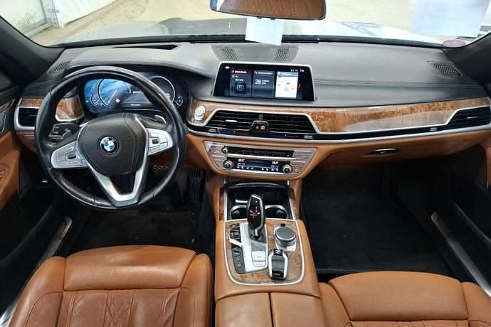 Usado BMW 740 iPerformance 326 CV (239 kW) 2018 Berlina
