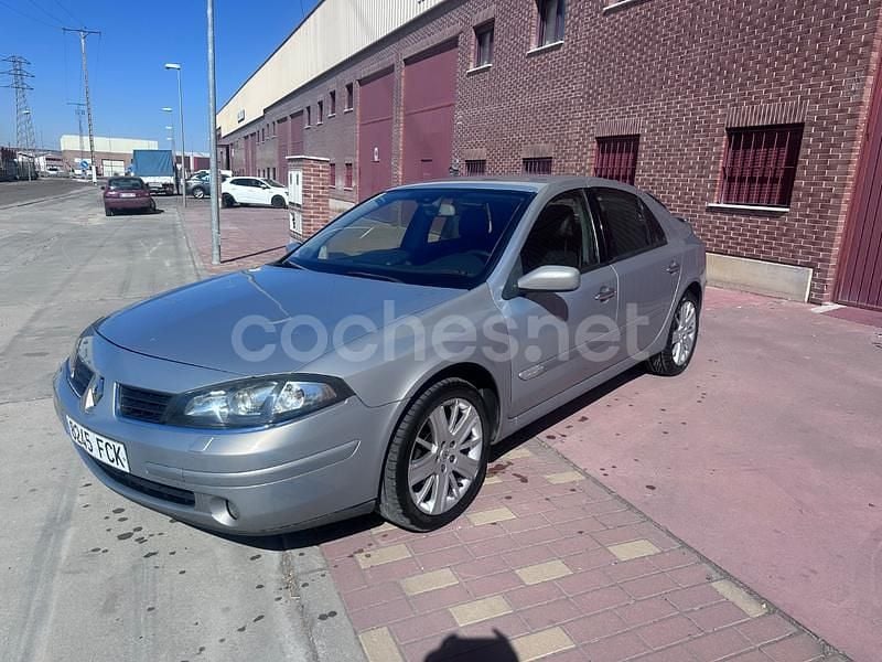 Gris / plata Usado 2007 Renault Laguna III Authentique Berlina | 2800 € (Buen precio) - Imagen 1/4