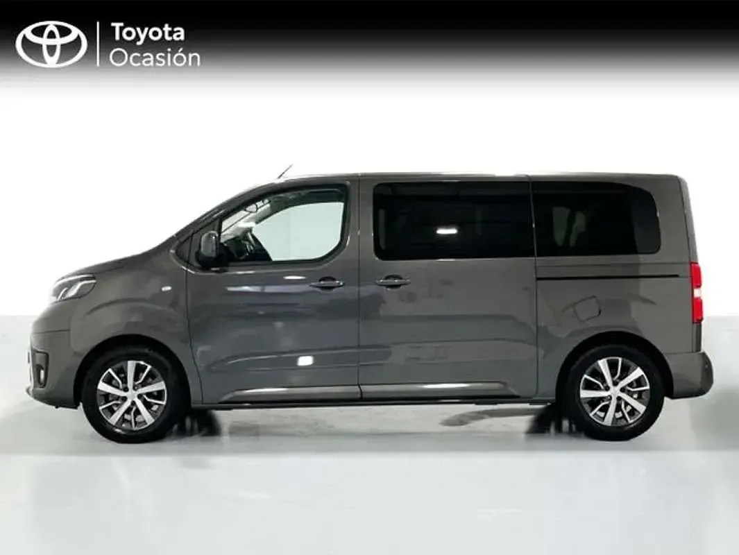 Usado Toyota Proace Advance 145 CV (106 kW) 2023 Gris Monovolumen