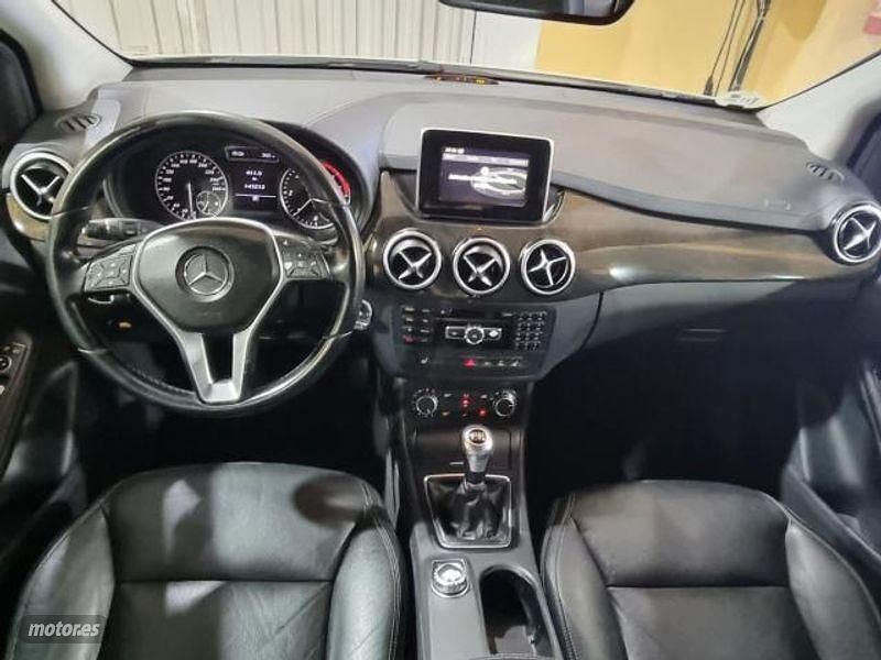 Usado Mercedes B200 136 CV (100 kW) 2012 Blanco Monovolumen