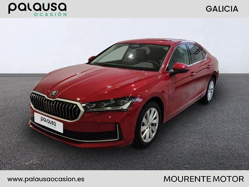 Usado Skoda Superb Selection 150 CV (110 kW) 2024 Rojo Berlina