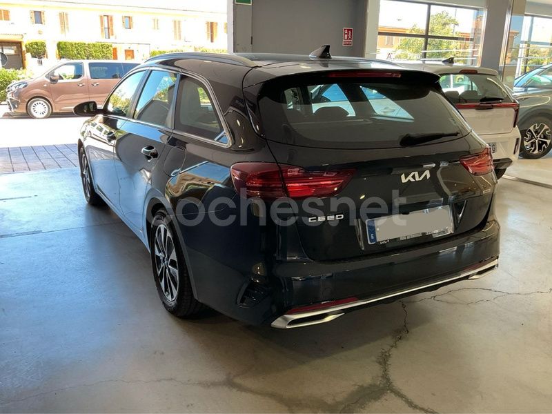 Usado Kia Ceed 141 CV (103 kW) 2025 Negro Utilitario