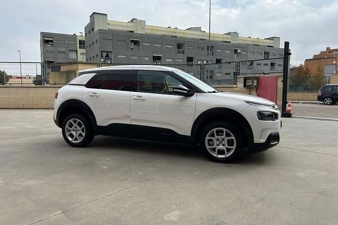 Usado Citroën C4 Cactus Shine 99 CV (72 kW) 2019 Blanco Utilitario