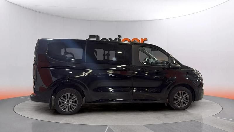 Usado Ford Tourneo Titanium 150 CV (110 kW) 2024 Negro Monovolumen