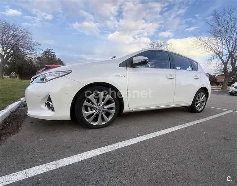 Blanco Usado 2014 Toyota Auris Hybrid Active Berlina | 14.500 € (Precio justo) - Imagen 1/4