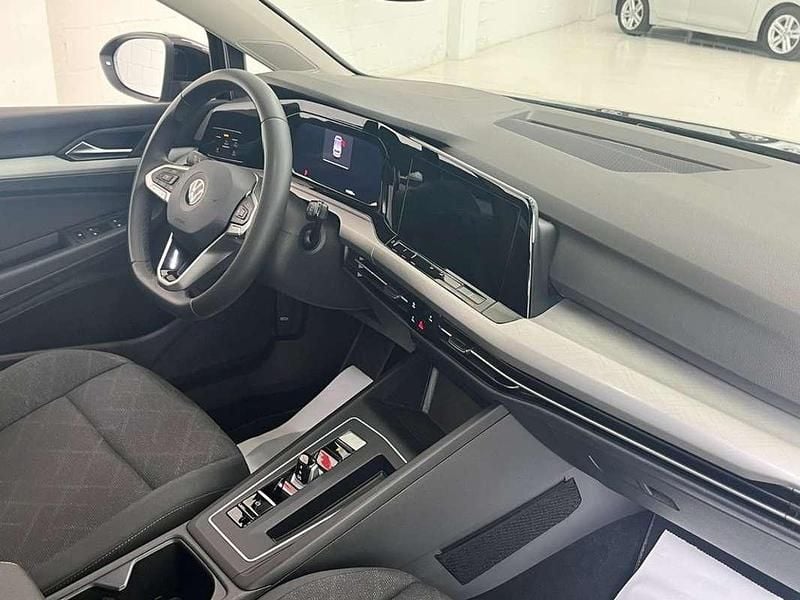 Usado VW Golf VIII Life 131 CV (96 kW) 2022 Negro Berlina