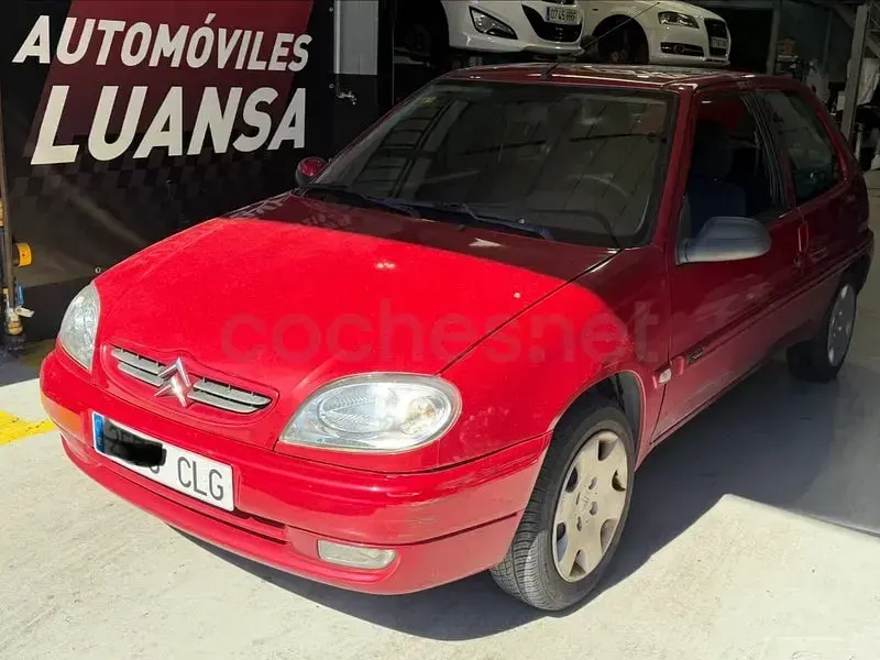 Usado Citroën Saxo Furio 58 CV (42 kW) 2003 Granate Utilitario