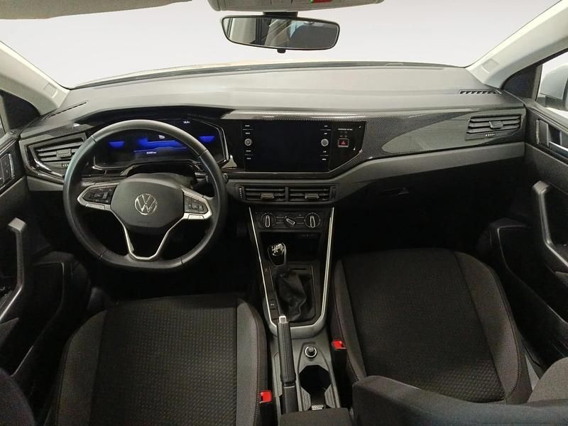 Usado VW Polo Life 95 CV (69 kW) 2024 Gris/plata Utilitario