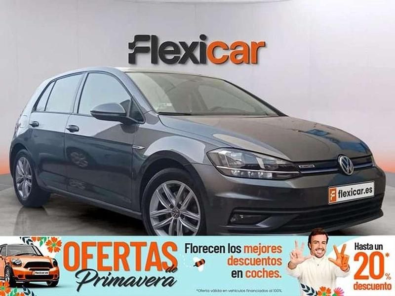 Usado VW Golf VIII Edition 131 HP (96 kW) 2020 Cinzento Citadino