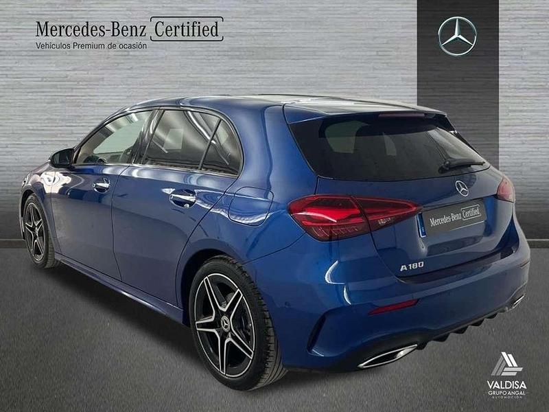 Usado Mercedes A180 AMG line 136 CV (100 kW) 2025 Utilitario