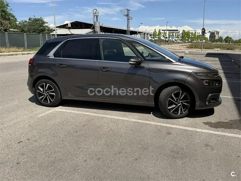 Usado Citroën C4 SpaceTourer Feel 130 CV (95 kW) 2018 Gris / plata Monovolumen