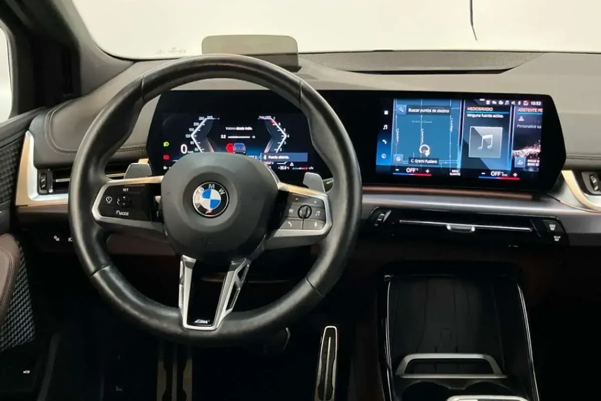 Usado BMW 220 Active Tourer 170 CV (125 kW) 2022 Gris Monovolumen