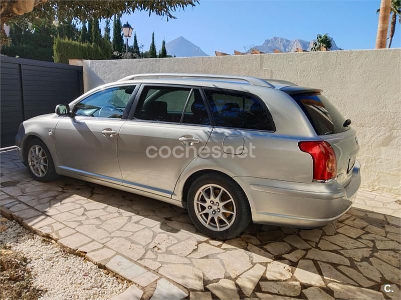 Usado Toyota Avensis Executive 116 CV (85 kW) 2005 Gris / plata Familiar