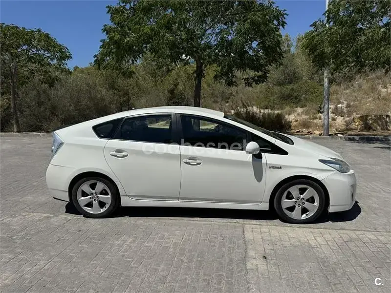 Usado Toyota Prius Advance 136 CV (100 kW) 2010 Blanco Utilitario
