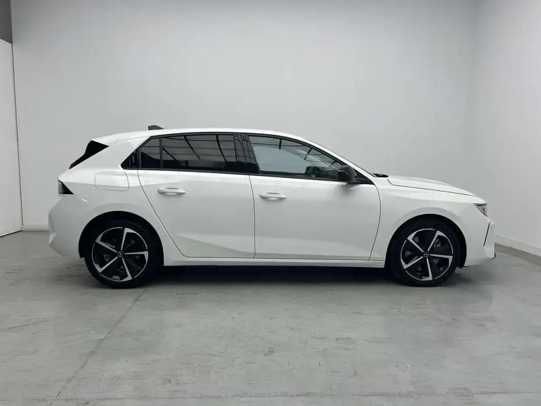 Usado Opel Astra Edition 179 CV (131 kW) 2023 Blanco Utilitario