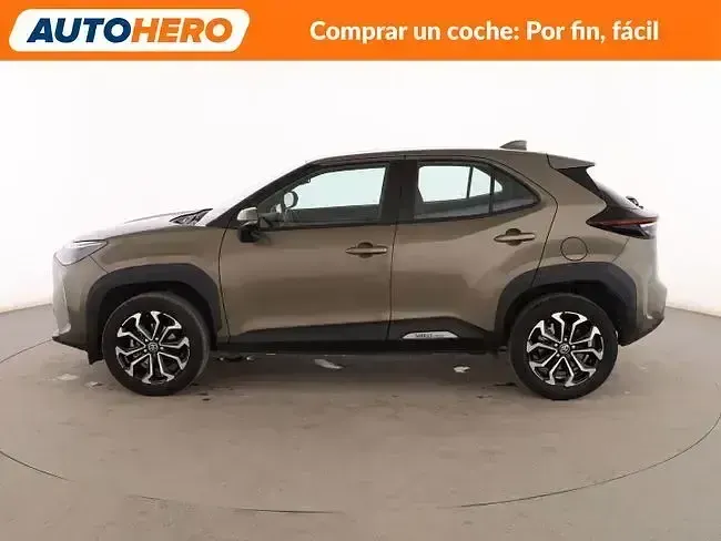 Usado Toyota Yaris Active 116 CV (85 kW) 2023 Amarillo Utilitario