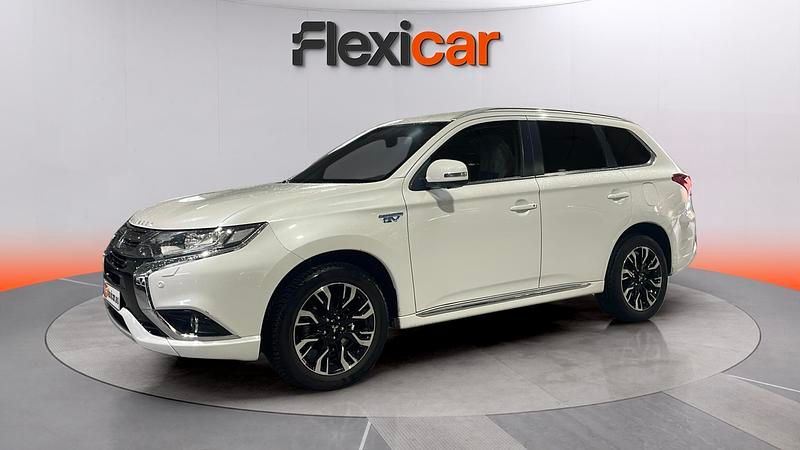 Usado Mitsubishi Outlander P-HEV 203 CV (149 kW) 2017 Blanco SUV