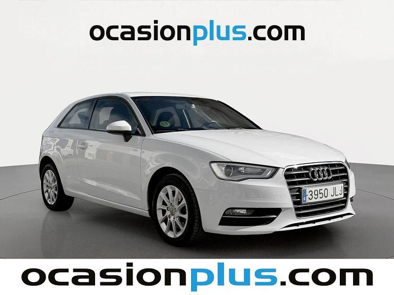 Usado Audi A3 Attraction 110 CV (80 kW) 2016 Blanco Utilitario