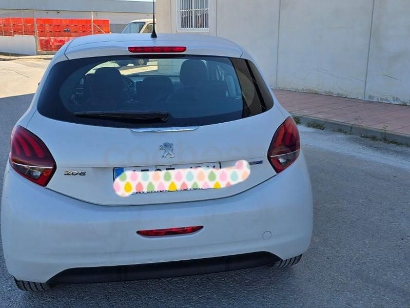 Usado Peugeot 208 Active 100 CV (73 kW) 2016 Blanco Utilitario