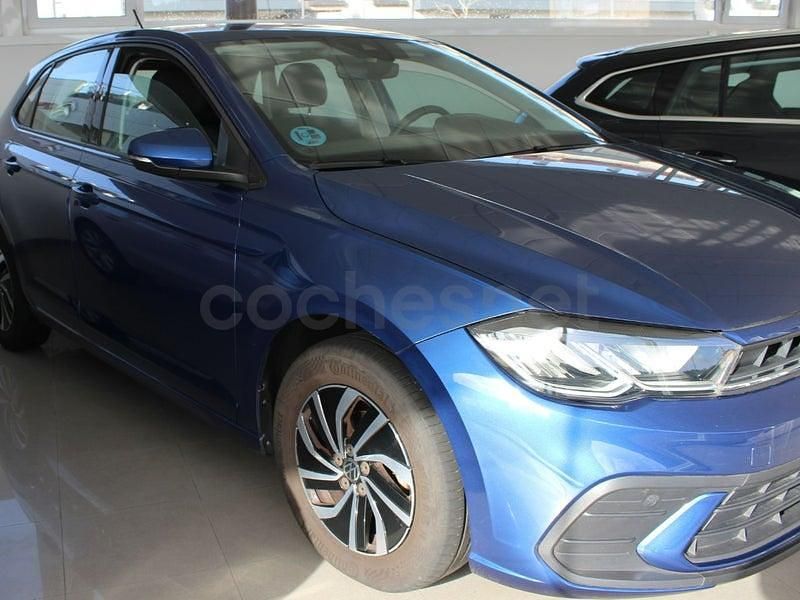Usado VW Polo Life 95 CV (69 kW) 2022 Azul Berlina