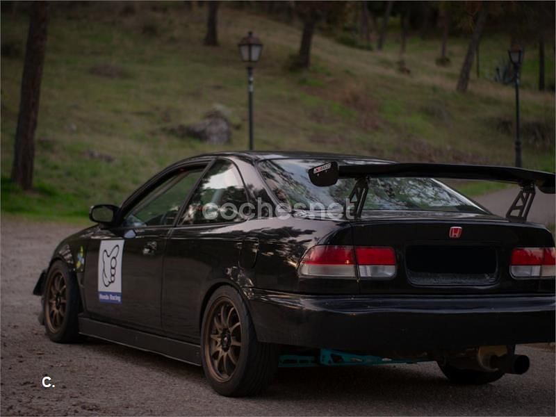 Usado Honda Civic SR 125 CV (91 kW) 1998 Negro Coupe