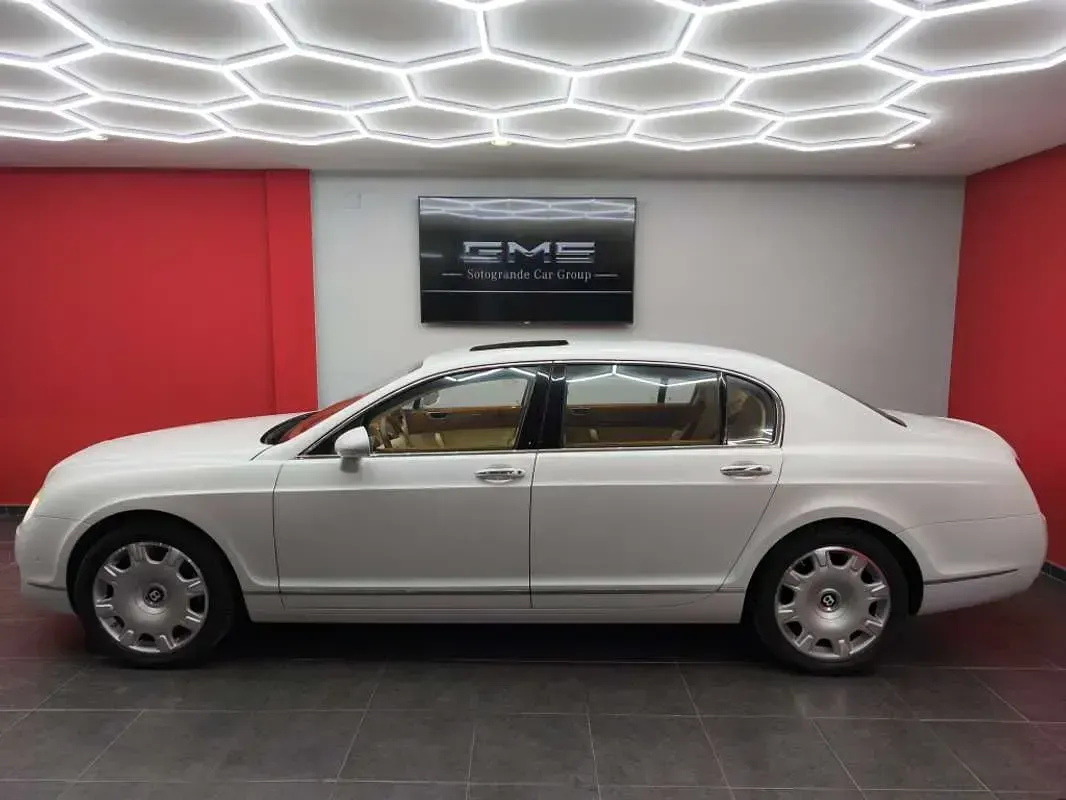 Usado Bentley Continental Flying Spur 559 CV (411 kW) 2005 Blanco Berlina