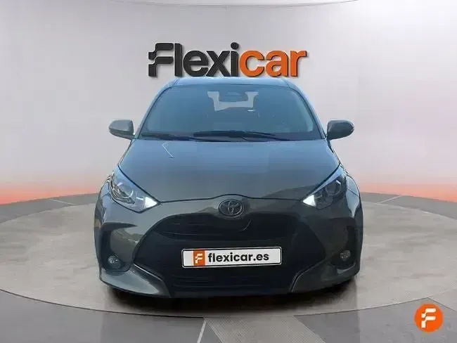 Usado Toyota Yaris Active 116 CV (85 kW) 2025 Gris Utilitario