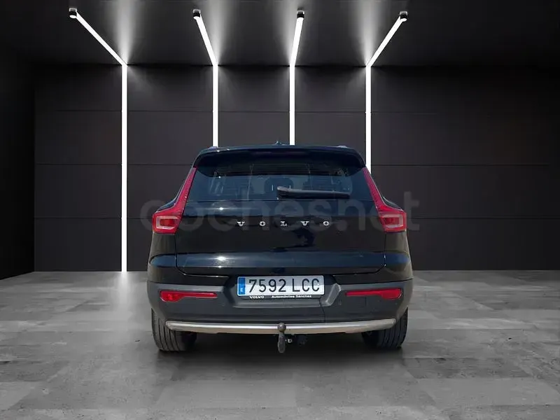 Usado Volvo XC40 Momentum 190 CV (139 kW) 2019 Negro SUV
