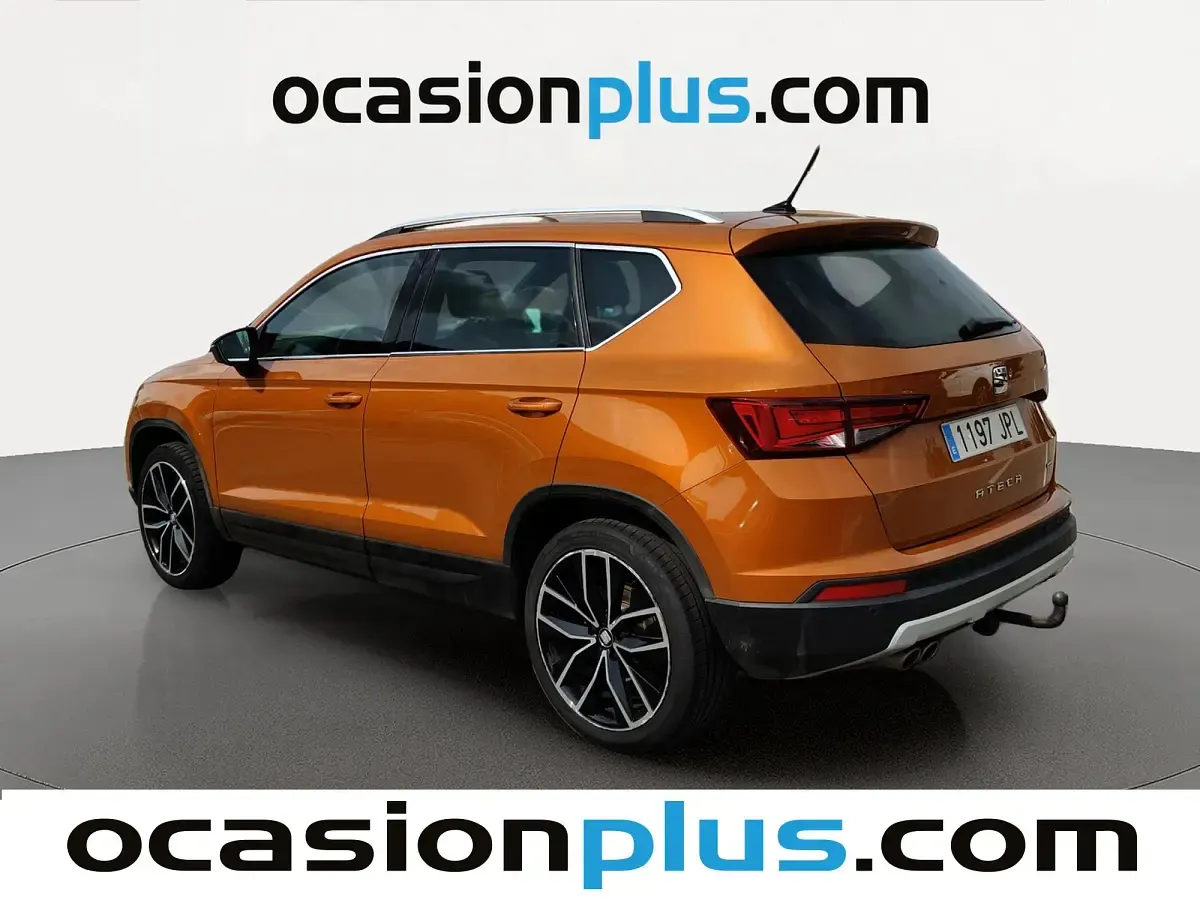 Usado Seat Ateca 4Drive 150 CV (110 kW) 2016 Naranja SUV