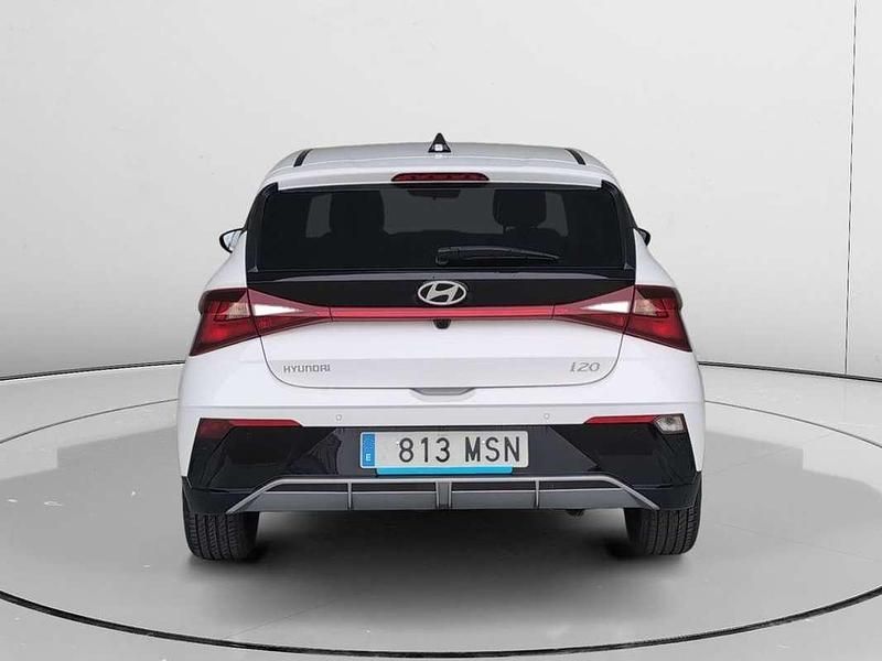 Usado Hyundai i20 102 CV (75 kW) 2024 Blanco Utilitario