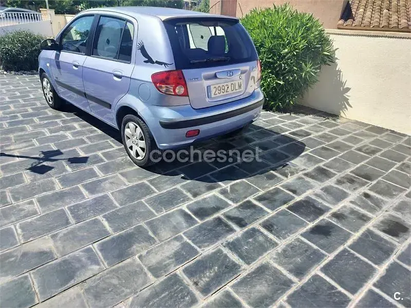 Usado Hyundai Getz GLS 82 CV (60 kW) 2005 Gris / plata Utilitario